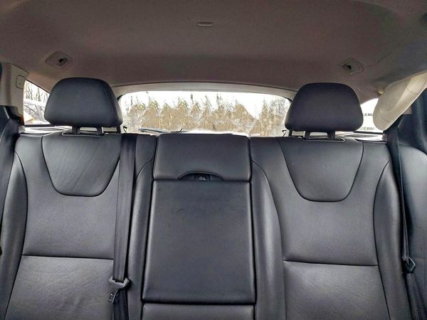 2015 VOLVO V60 Platinum (non R design)