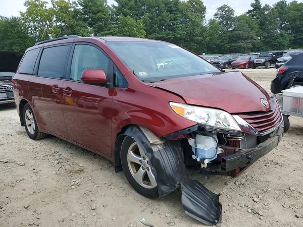 2015 TOYOTA SIENNA