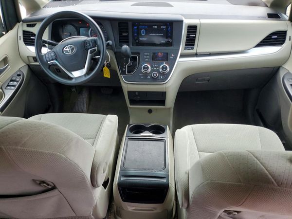 2015 TOYOTA SIENNA