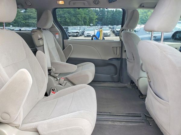 2015 TOYOTA SIENNA