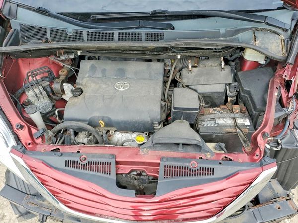 2015 TOYOTA SIENNA