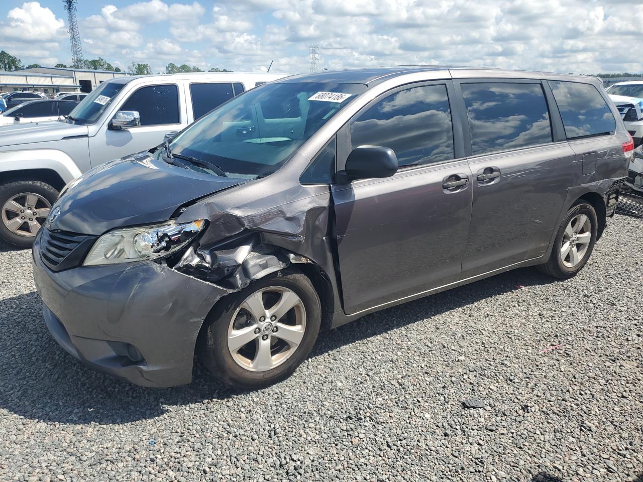 2014 TOYOTA SIENNA