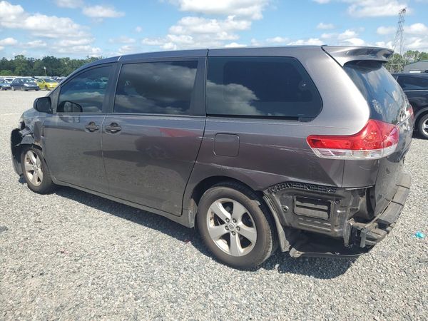 2014 TOYOTA SIENNA