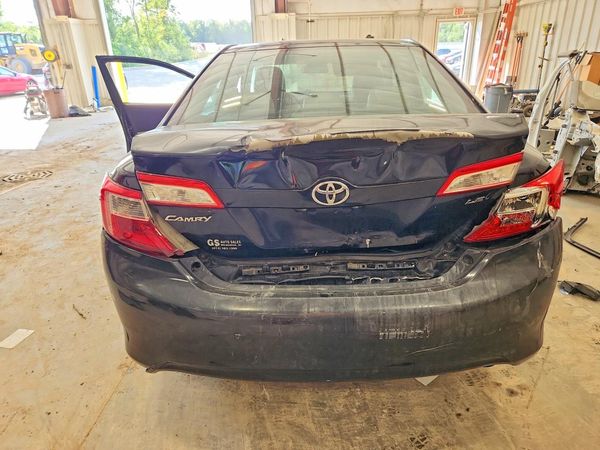 2014 TOYOTA CAMRY
