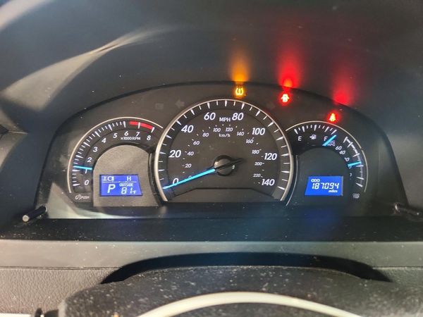 2014 TOYOTA CAMRY