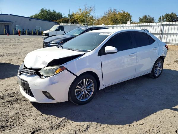 2015 TOYOTA COROLLA — Front 3/4