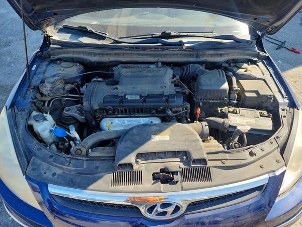 2012 HYUNDAI ELANTRA GLS — Engine bay
