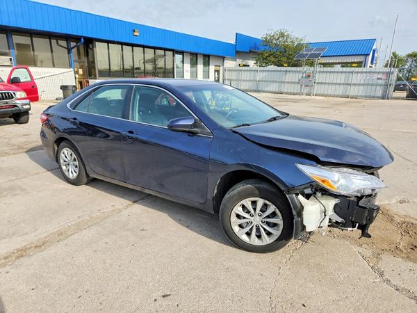 2015 TOYOTA CAMRY