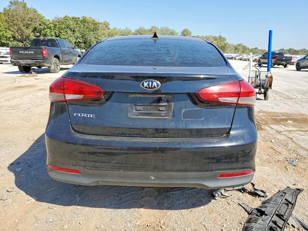 2018 KIA FORTE LX Base