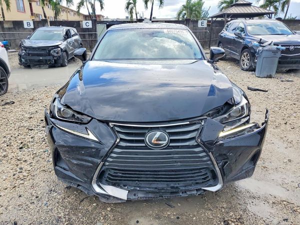 2017 LEXUS IS