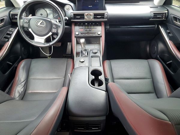 2017 LEXUS IS