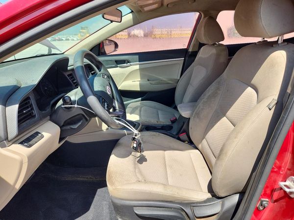 2019 HYUNDAI ELANTRA SE