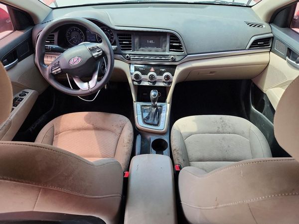 2019 HYUNDAI ELANTRA SE