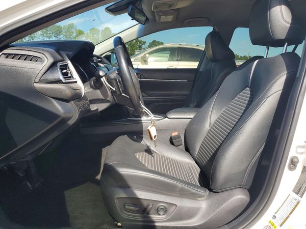 2018 TOYOTA CAMRY