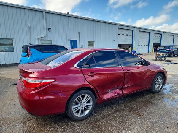 2015 TOYOTA CAMRY