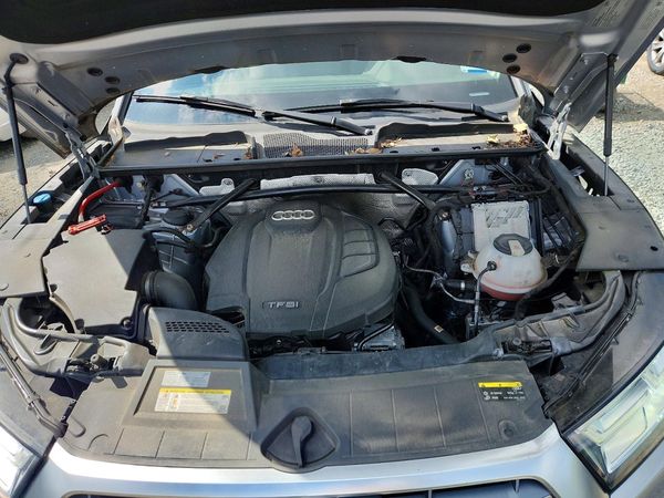 2018 AUDI Q5 — Engine bay