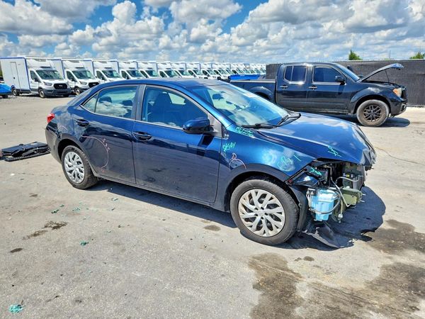 2017 TOYOTA COROLLA
