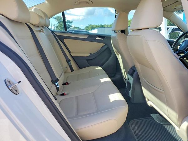 2017 VOLKSWAGEN JETTA SE