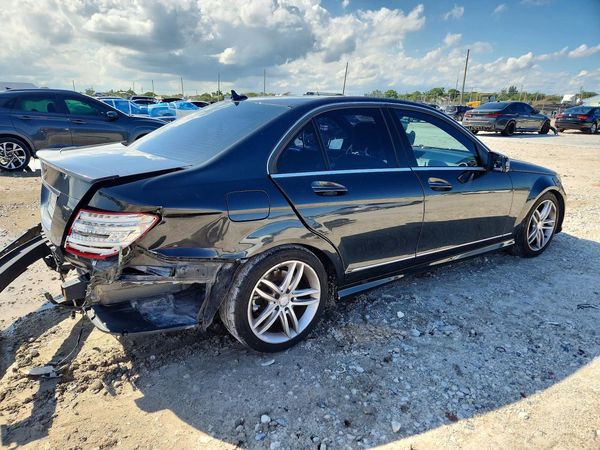 2013 MERCEDES-BENZ C C250