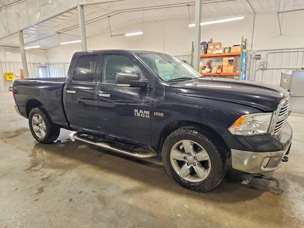 2016 RAM 1500 SLT QUAD CAB 4X4