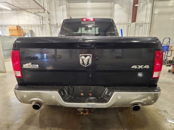 2016 RAM 1500 SLT QUAD CAB 4X4