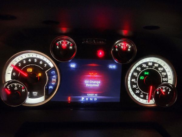 2016 RAM 1500 SLT QUAD CAB 4X4