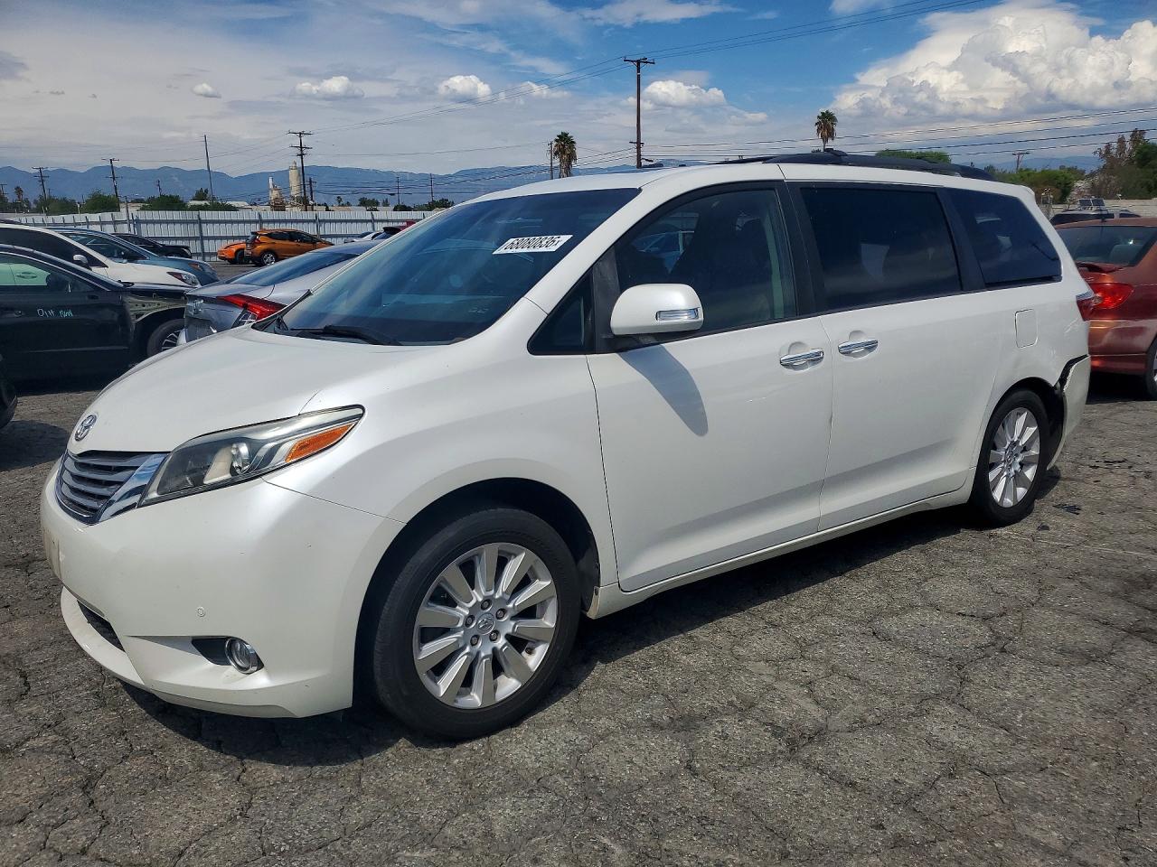 2015 TOYOTA SIENNA