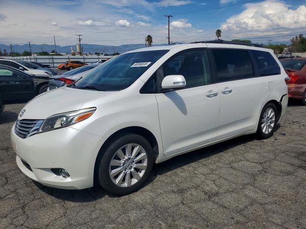 2015 TOYOTA SIENNA