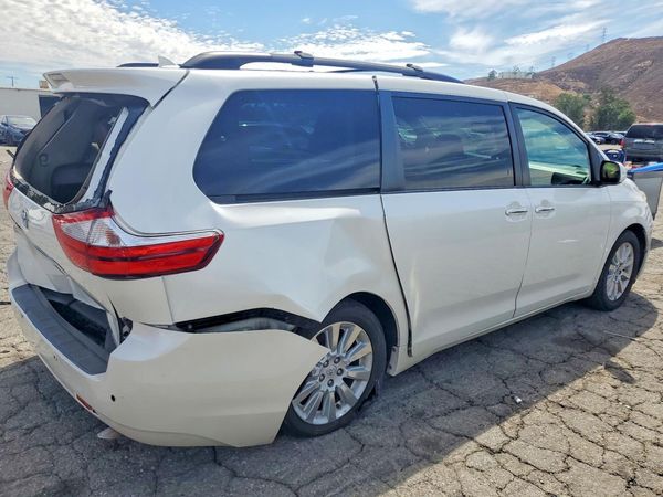 2015 TOYOTA SIENNA
