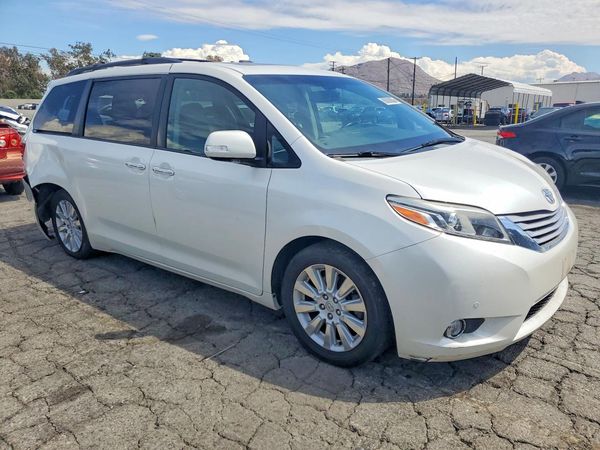 2015 TOYOTA SIENNA