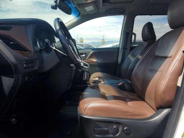 2015 TOYOTA SIENNA