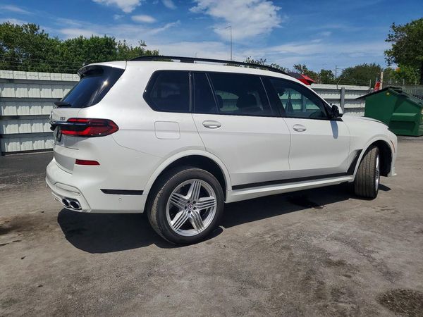2025 BMW X7