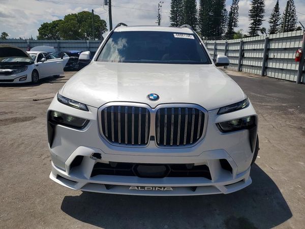 2025 BMW X7