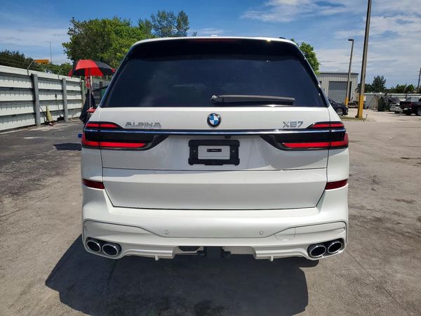 2025 BMW X7