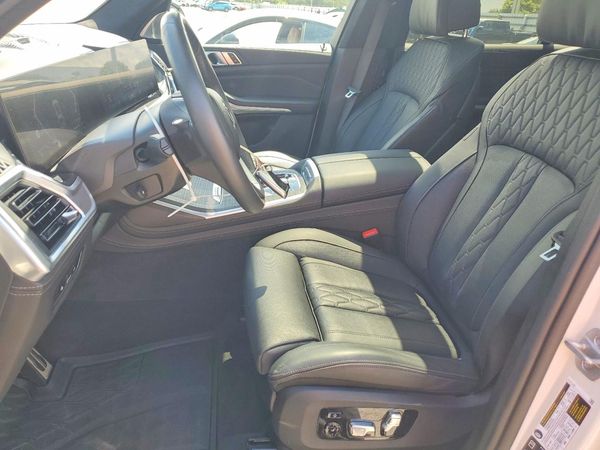 2025 BMW X7