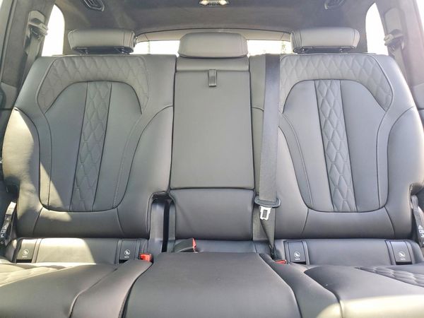2025 BMW X7