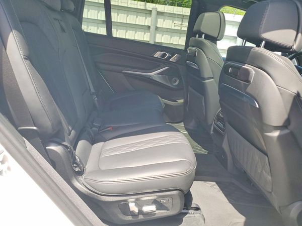 2025 BMW X7