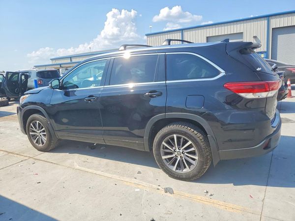 2017 TOYOTA HIGHLANDER