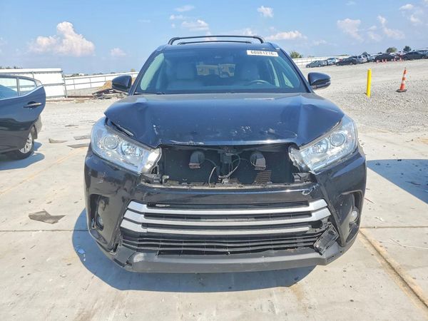 2017 TOYOTA HIGHLANDER