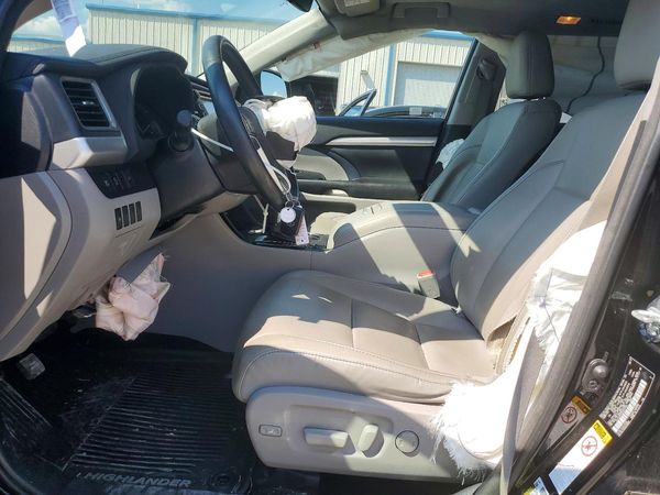 2017 TOYOTA HIGHLANDER