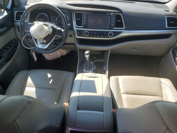 2017 TOYOTA HIGHLANDER