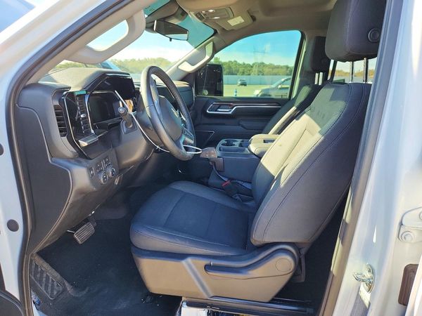 2026 CHEVROLET SILVERADO LT — DENT