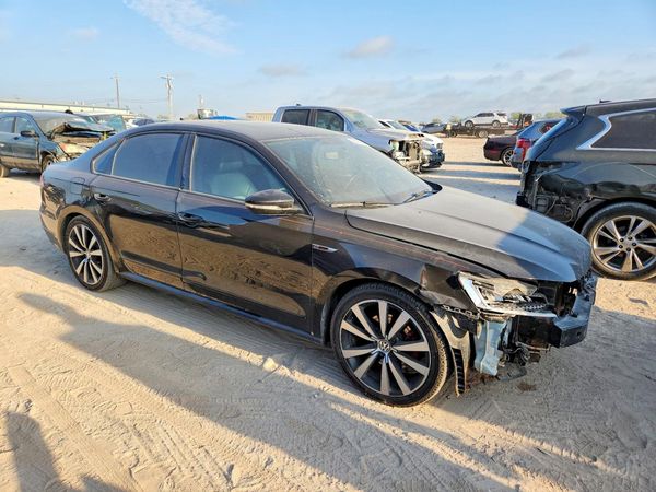 2018 VOLKSWAGEN PASSAT GT