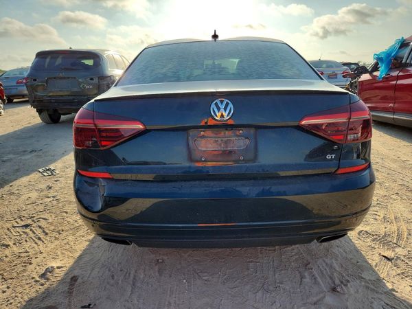 2018 VOLKSWAGEN PASSAT GT