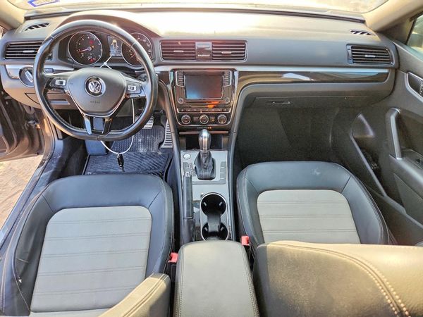 2018 VOLKSWAGEN PASSAT GT