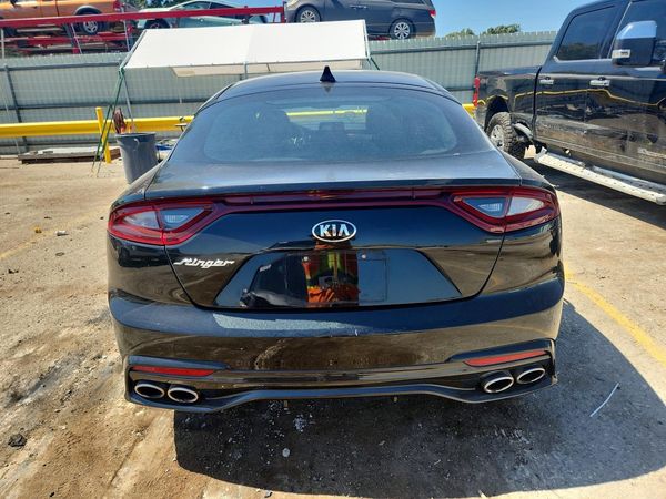2018 KIA STINGER