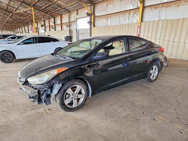 2013 HYUNDAI ELANTRA