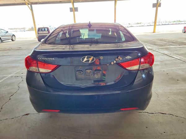 2013 HYUNDAI ELANTRA