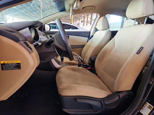 2013 HYUNDAI ELANTRA