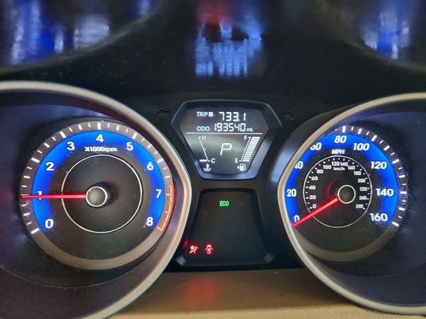 2013 HYUNDAI ELANTRA